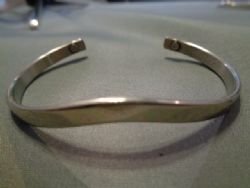 WOMANS MAGNETIC HEALING BRACELET USA MADE #545